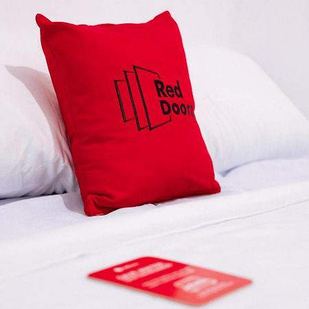 Reddoorz Near Mojokerto Train Station Hotel Exterior foto