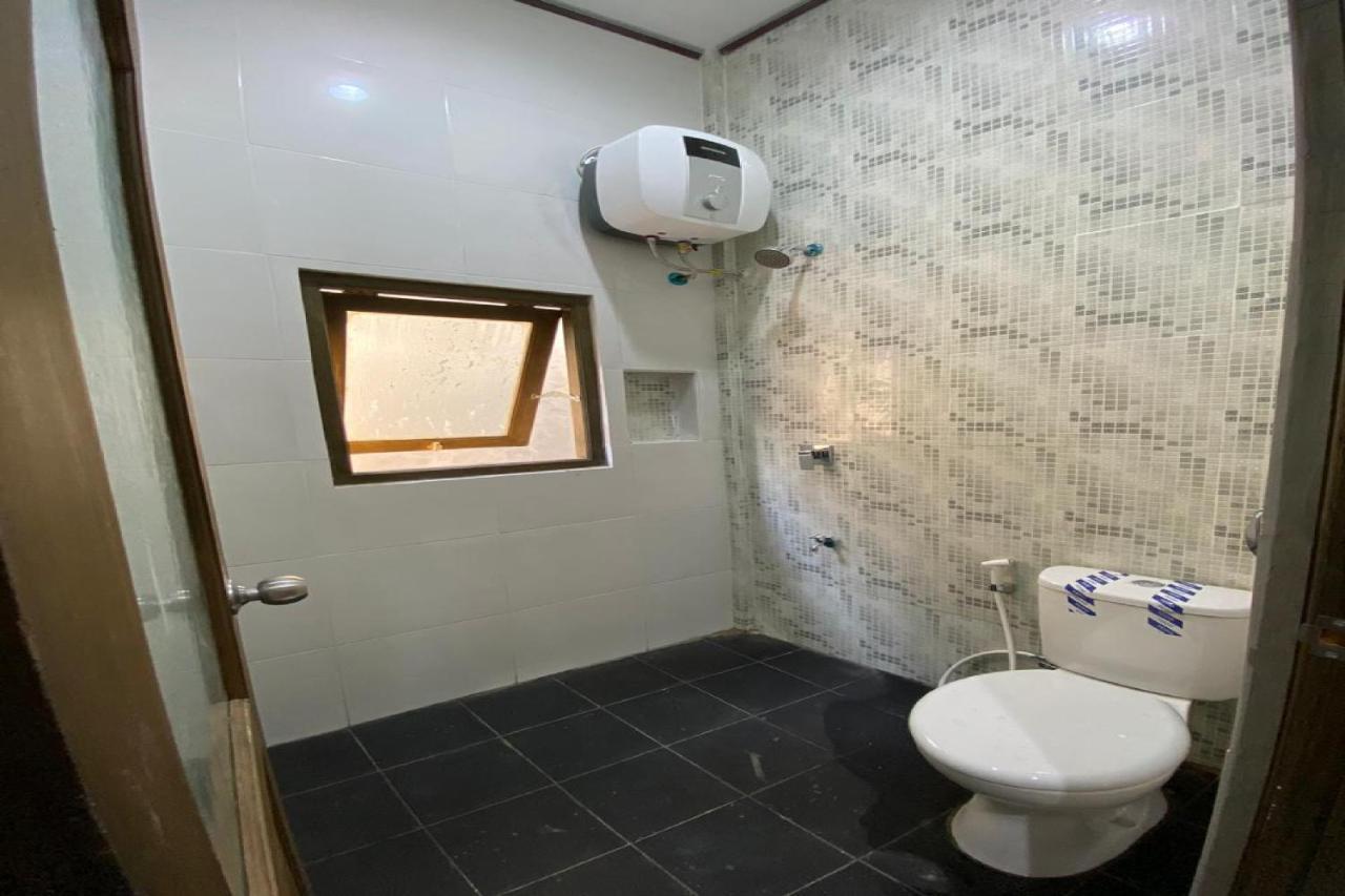 Reddoorz Near Mojokerto Train Station Hotel Exterior foto