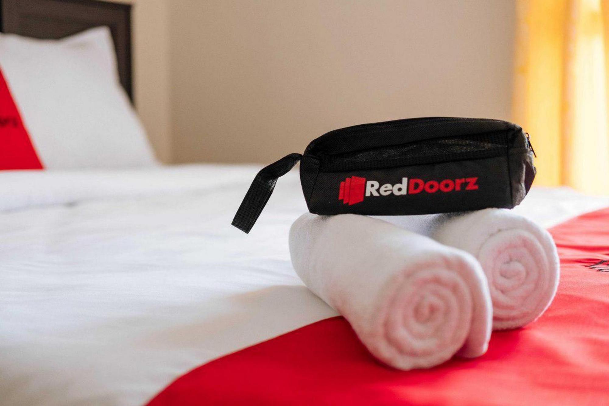 Reddoorz Near Mojokerto Train Station Hotel Exterior foto